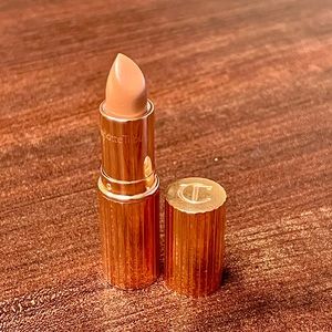Charlotte Tilbury KISSING lipstick: Penelope Pink.